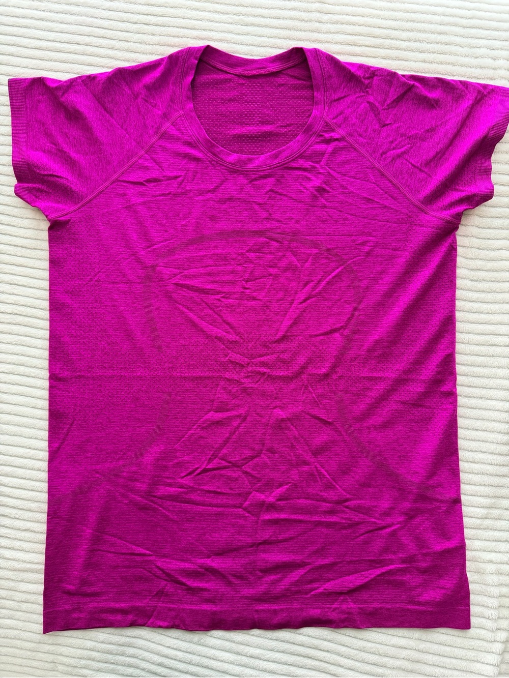 lululemon athletica Bright Magenta Short Sleeve Tee